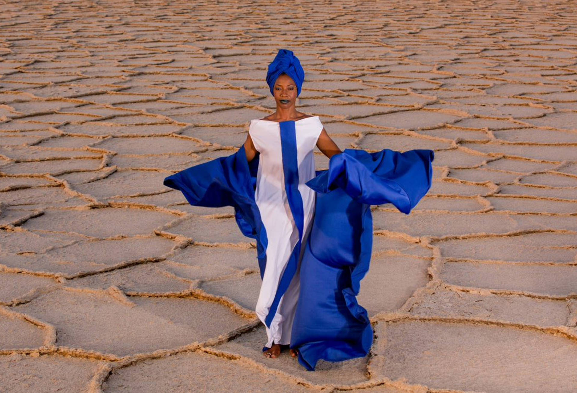 Fatoumata Diawara In The Desert